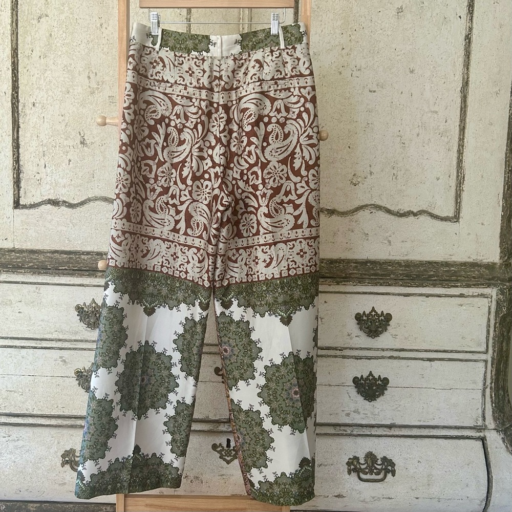 Zara pleated slacks with side pockets, zip front, high waist wide leg